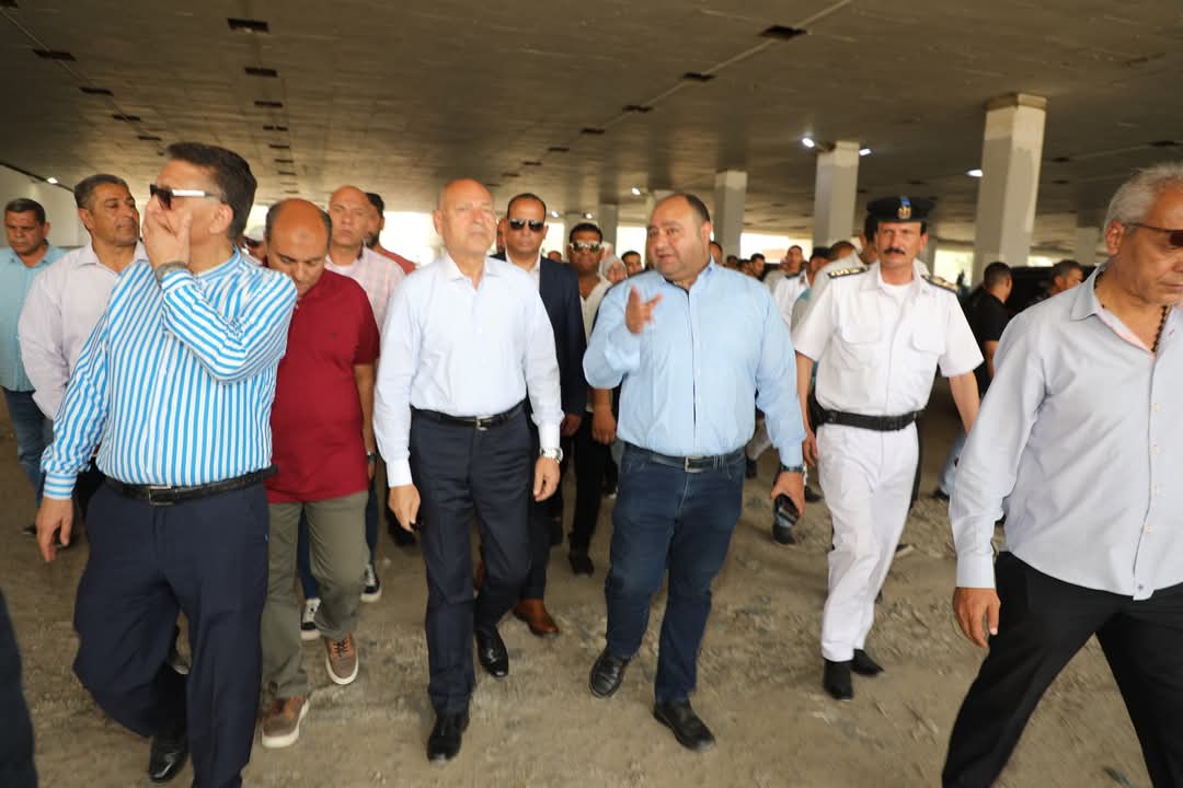 محافظ القاهرة يتابع أعمال رفع كفاءة المنطقة المحيطة بموقف السلام النموذجى الجديد