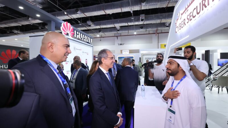 وزير الاتصالات يفتتح فعاليات الدورة السابعة لقمة FDC Summit