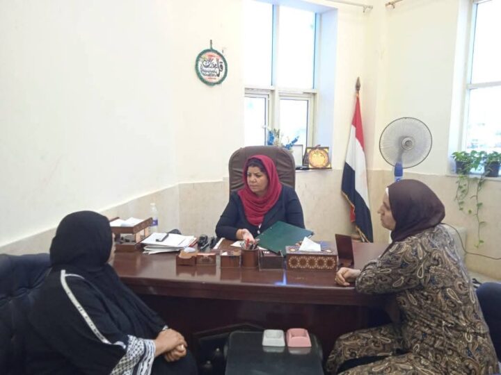 رئيس حى الأميرية تعقد لقاءها الاسبوعي لحل مشاكل المواطنين
