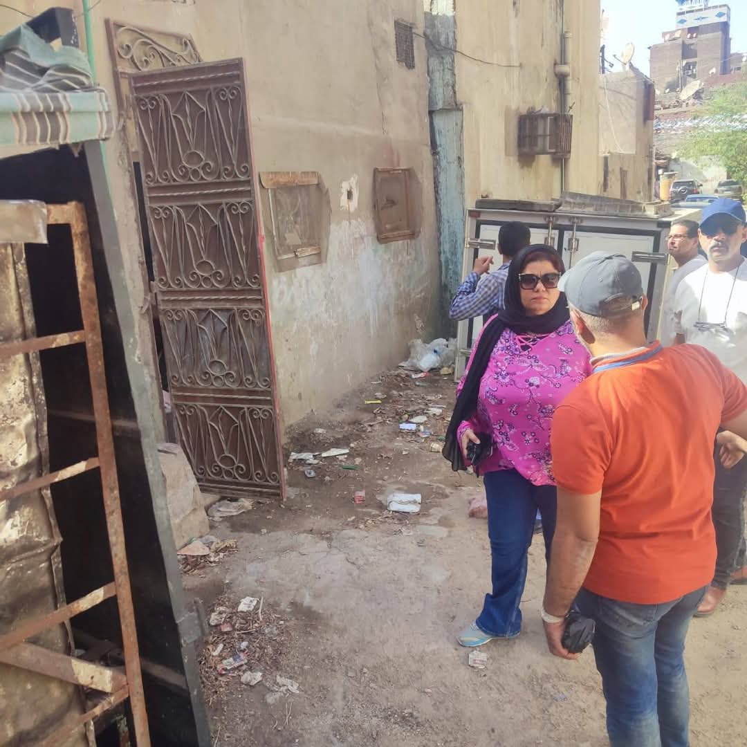 رئيس حى الأميرية تقود حمله مكبره لإزالة كافة الاشغالات