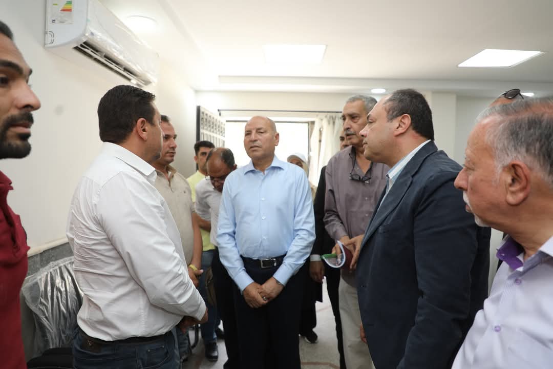 محافظ القاهرة يجري زيارة لمنطقة شق الثعبان وتفقد خلالها المركز التكنولوجي الخاص