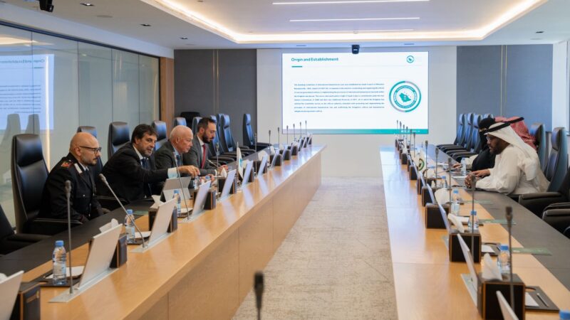 اللجنة الدائمة للقانون الدولي الإنساني تستضيف وفد المعهد الدولي للقانون الإنساني بسان ريمو في اجتماع مشترك بالرياض