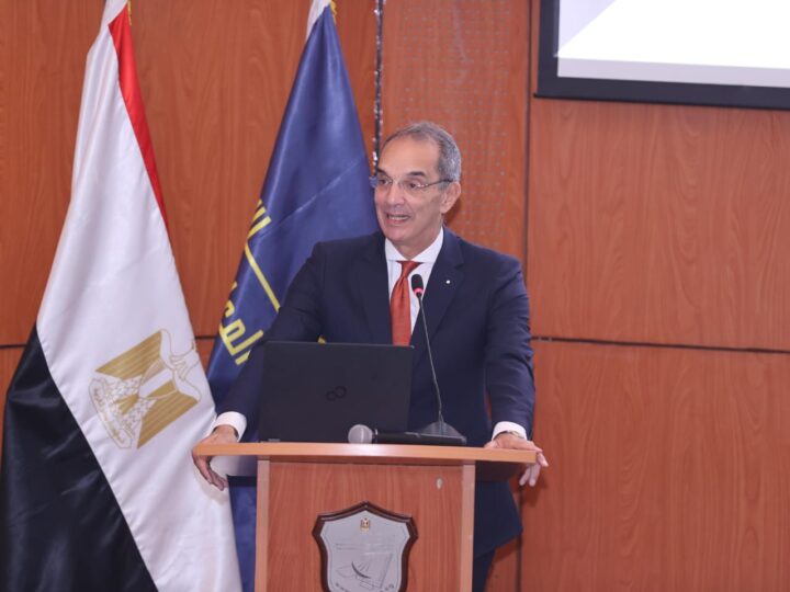 وزير الاتصالات يفتتح فعاليات الاحتفالية السنوية لمبادرة قدوة. تك: مستقبل تمكين المرأة فى عصر التحول الرقمى 2025