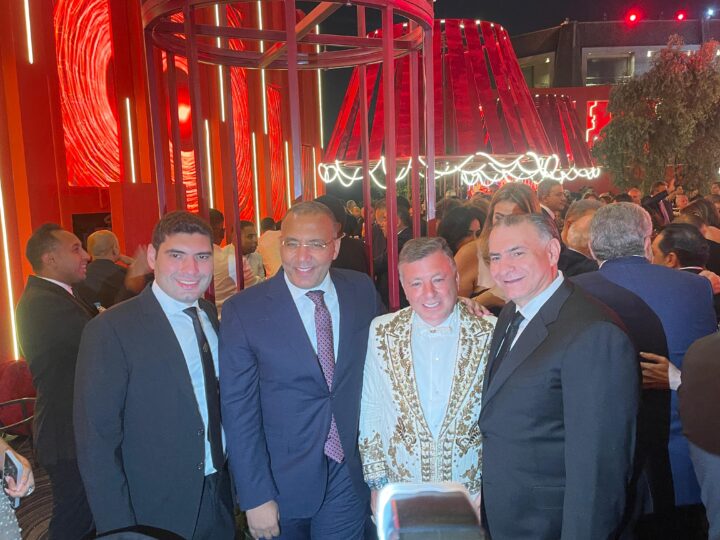 الإعلامي محمد فودة يهنىء رجل الأعمال باسل سماقية بخطوبة ابنته