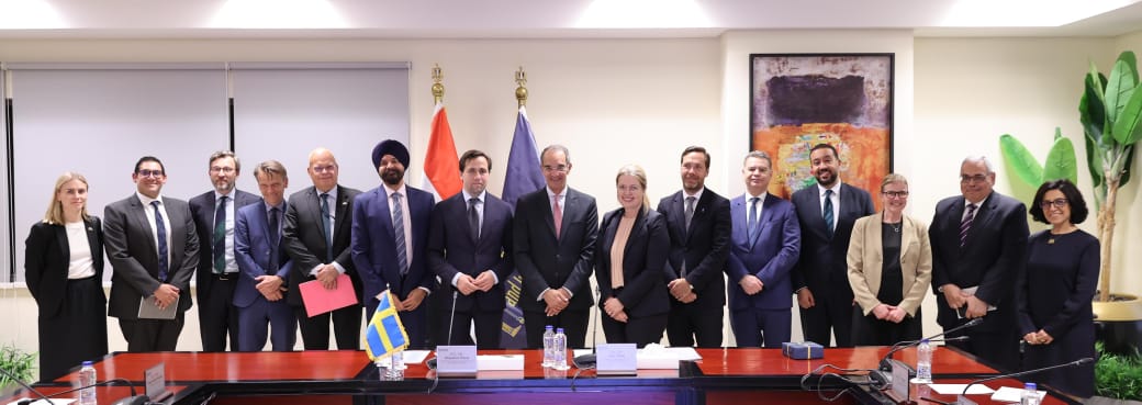 وزير الاتصالات يبحث مع وزير التجارة الخارجية والتعاون الإنمائى الدولى السويدى فتح آفاق جديدة للتعاون بين مصر والسويد