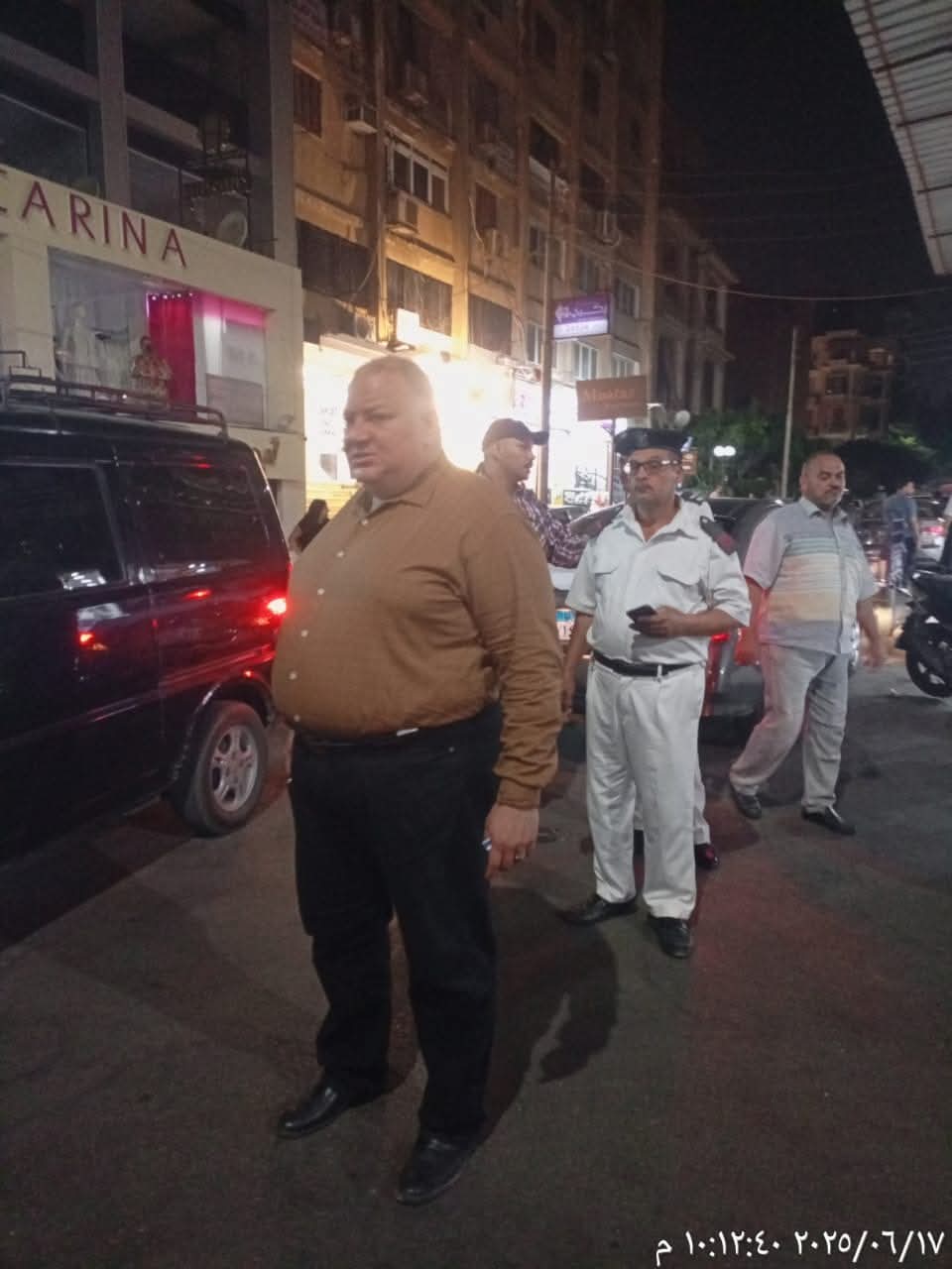 رئيس حى مصر الجديدة يتابع القضاء على الاشغالات والباعة الجائلين بشارع سوق هورس