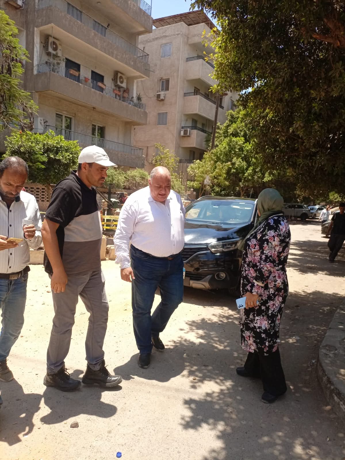 رئيس حى مصر الجديدة يتابع اعمال تطوير ورفع كفاءة الطرق