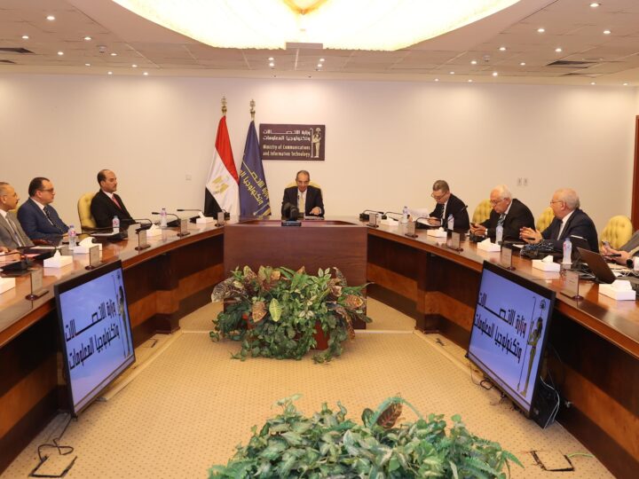 وزير الاتصالات يشهد توقيع اتفاقية تعاون بين “إيتيدا” وجامعة العريش لبناء القدرات الرقمية لطلاب الجامعة وأبناء محافظة شمال سيناء