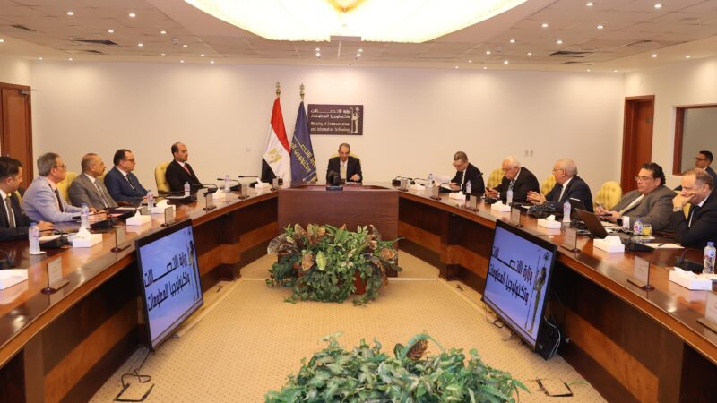 وزير الاتصالات يشهد توقيع اتفاقية تعاون بين “إيتيدا” وجامعة العريش لبناء القدرات الرقمية لطلاب الجامعة وأبناء محافظة شمال سيناء