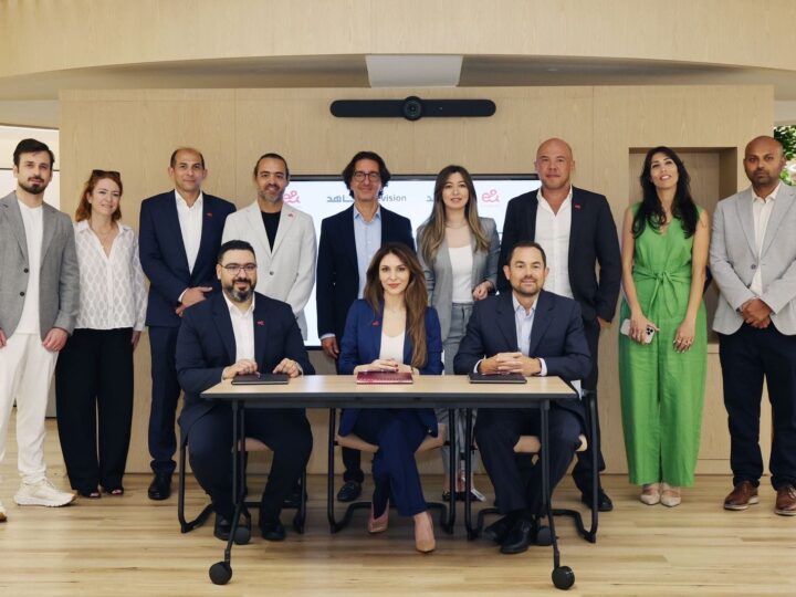 إي آند مصر توقع شراكة استراتيجية حصريه مع منصة “شاهد” لتوفير المحتوى الترفيهي لعملائها