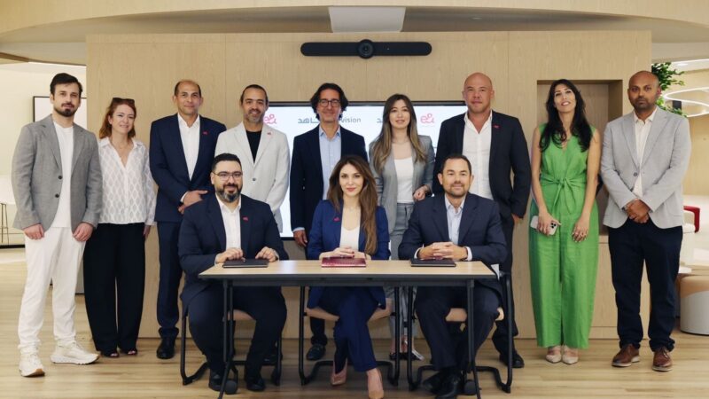 إي آند مصر توقع شراكة استراتيجية حصريه مع منصة “شاهد” لتوفير المحتوى الترفيهي لعملائها