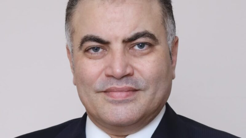 د/ نجيبه المحجوب تهنئ الدكتورإبراهيم محمد علي محجوب لتكليفة مديرا عاما المشروعات الطبيه لمجلس الوزراء