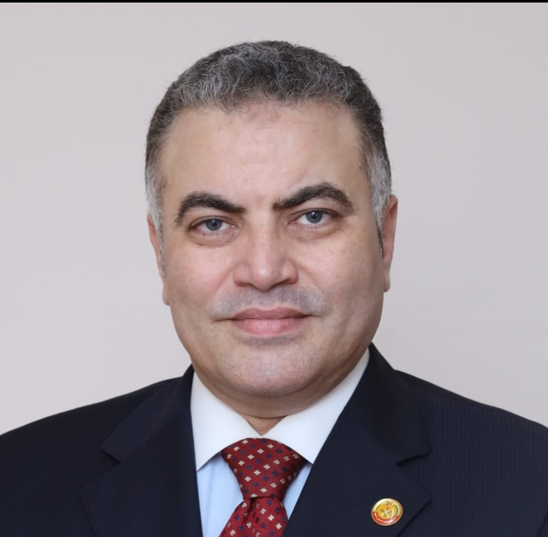د/ نجيبه المحجوب تهنئ الدكتورإبراهيم محمد علي محجوب لتكليفة مديرا عاما المشروعات الطبيه لمجلس الوزراء