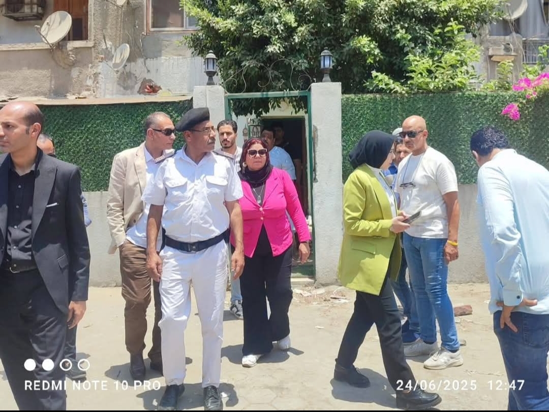 رئيس حى الأميرية تقود حملة لرفع الاشغالات بنطاق الحي