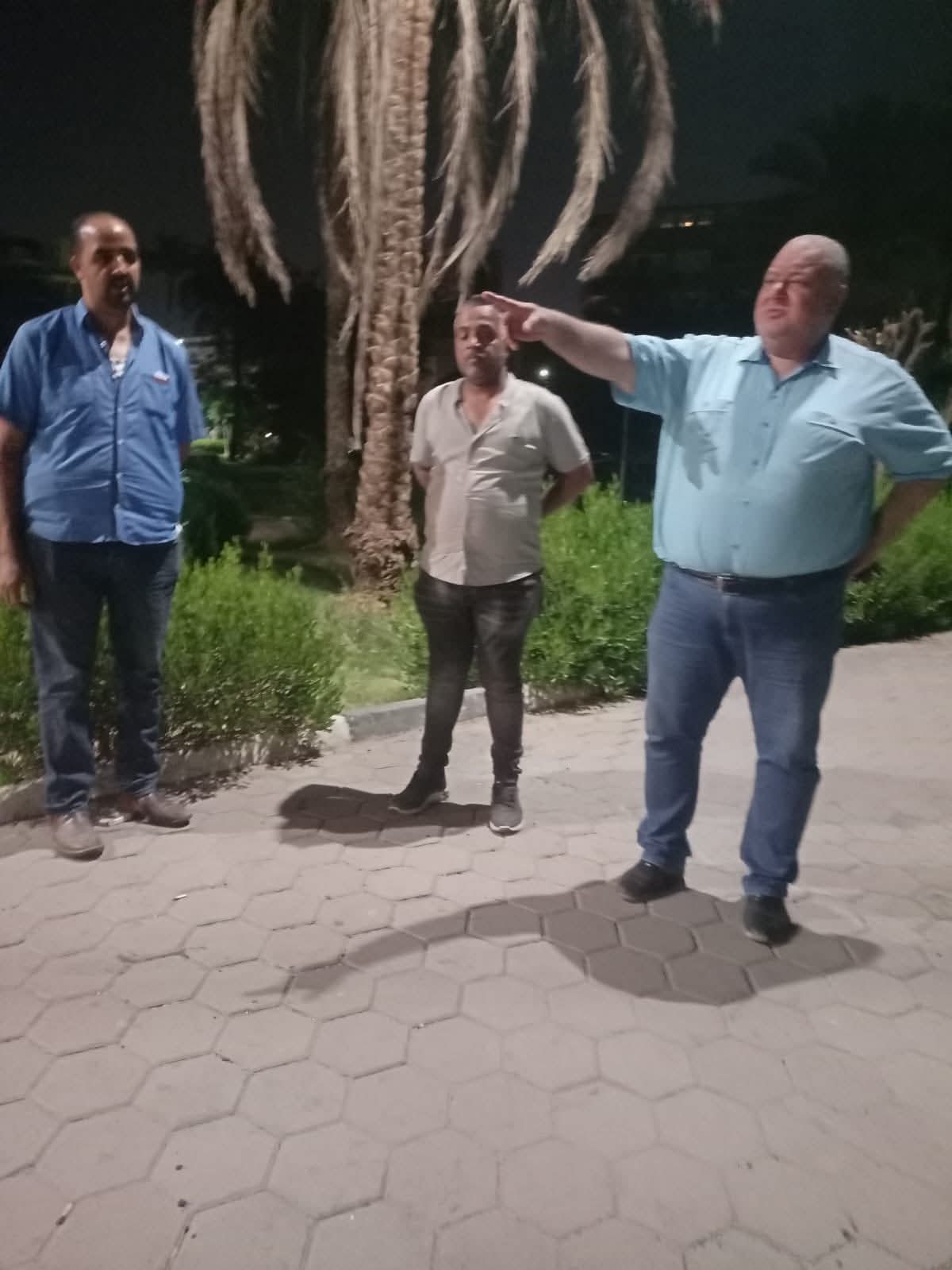 رئيس حى مصر الجديدة يتابع انتهاء الاعمال الجارية (طبقة سطحية اسفلتية) بشارع النزهة