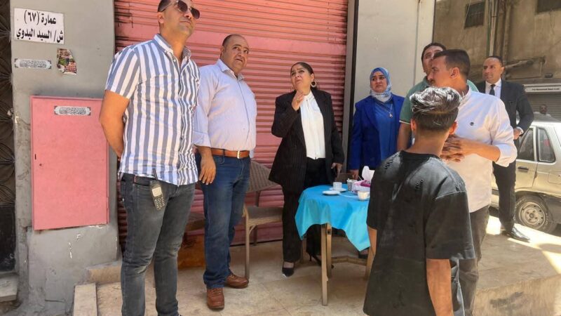 نائب محافظ القاهرة للمنطقة الشرقية تتابع أعمال إزالة بناء بدون ترخيص لعقار مخالف