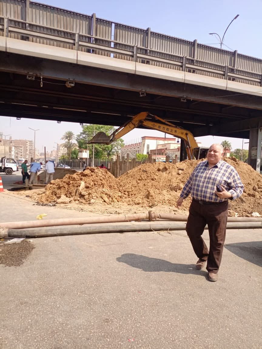 رئيس حى مصر الجديدة يتابع العمل على معالجة الاثار المترتبة على الهبوط الأرضي أسفل كوبري التجنيد