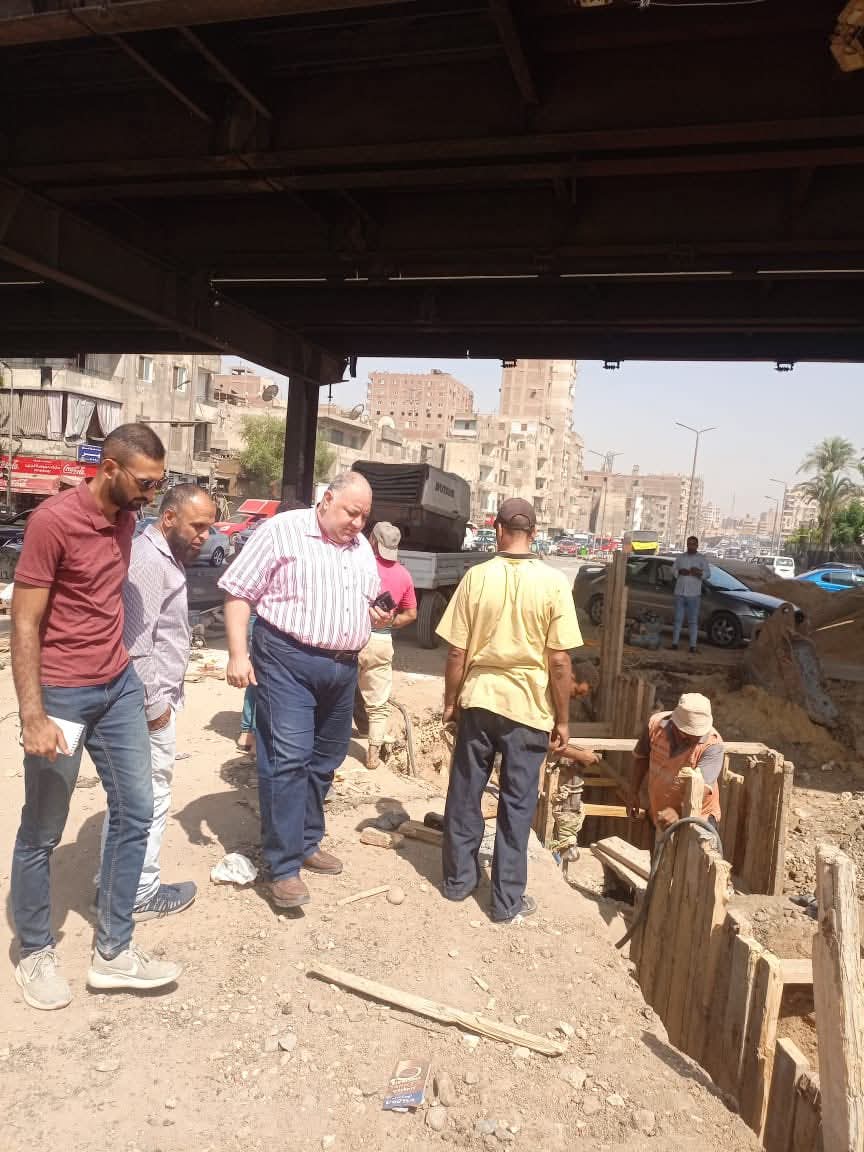 رئيس حى مصر الجديدة يتابع إصلاح الهبوط الأرضي استعداد لرصف الطريق