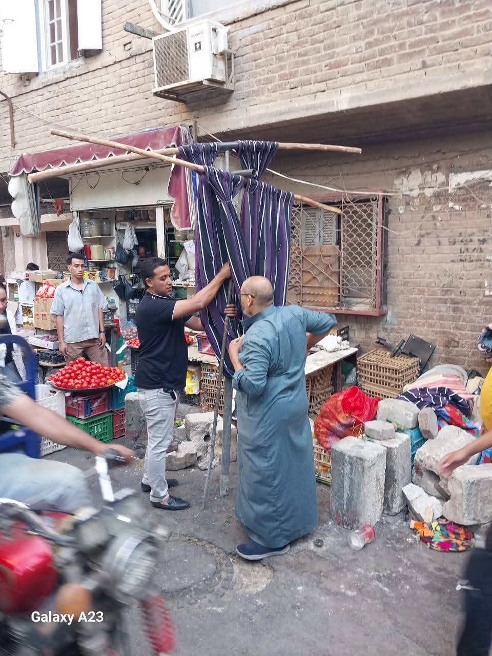 رئيس حى الأميرية تقود حملة اشغالات بنطاق الحى