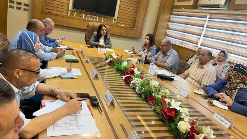 نائب محافظ القاهرة للمنطقة الشرقية يعقد اجتماع التنسيقي لرؤساء الأحياء “