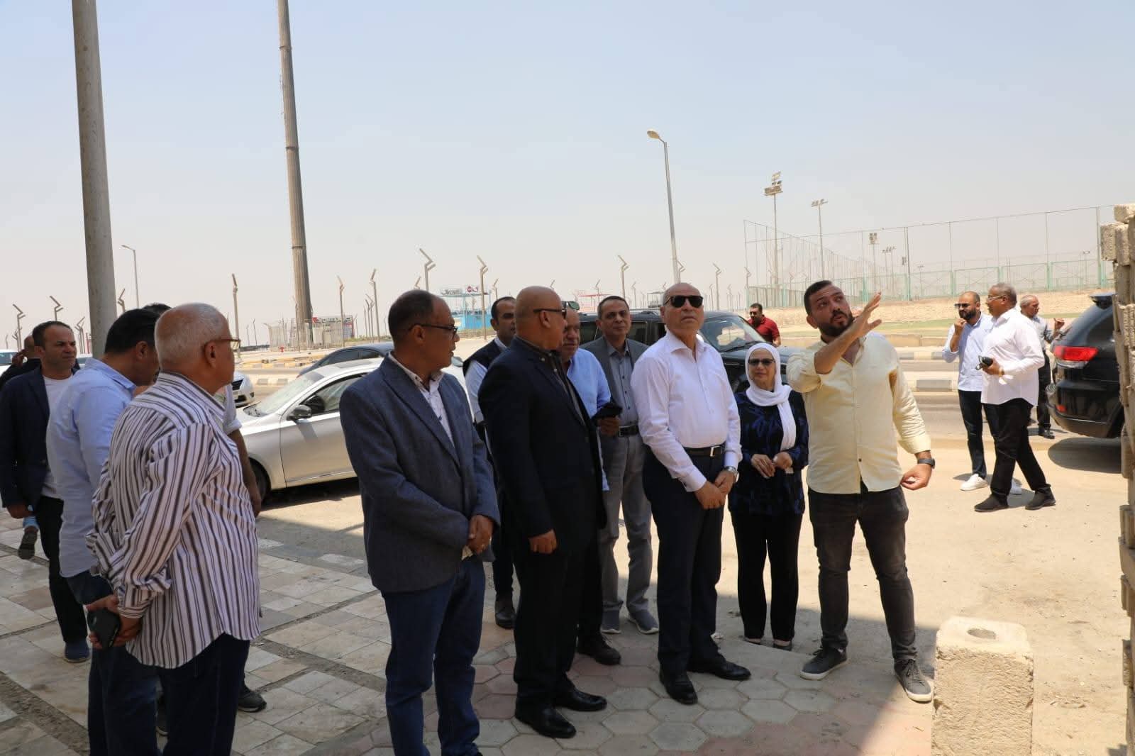 محافظ القاهرة يتفقد مدينة الأسمرات لمتابعة توافر الخدمات المقدمة للمواطنين