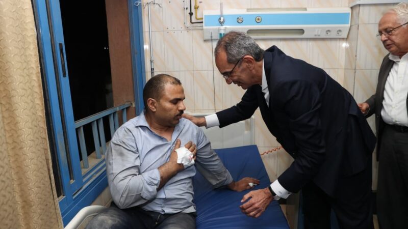 وزير الاتصالات يقطع زيارته لخارج مصر.. ويتفقد مبنى سنترال رمسيس ويتابع جهود استعادة خدمات الاتصالات المتأثرة بالحريق