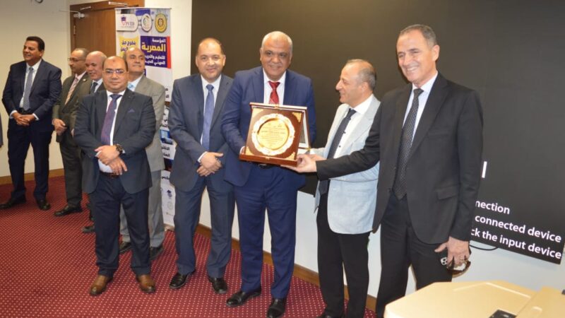 المصرية للتعليم والتدريب ترعى الفائزين بمشروعات الابتكار الطلابي وتطلق وحدة متابعة الخريجين في الجامعات التكنولوجية