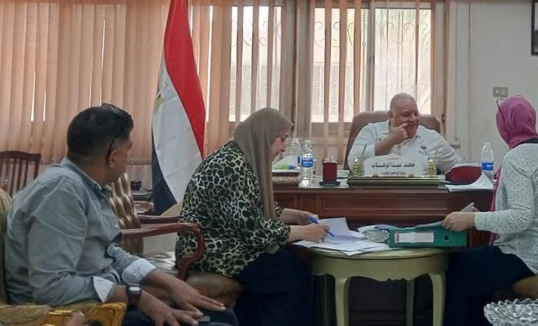 رئيس حى مصر الجديدة يتابع سير الأعمال للمشروعات الجارية