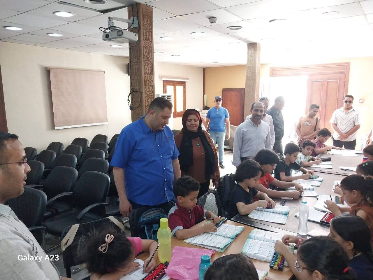 رئيس حى الأميرية تعبر عن سعادتها لوجود مكتبات عامة مجانية مفتوحة للجمهور بنطاق الحي