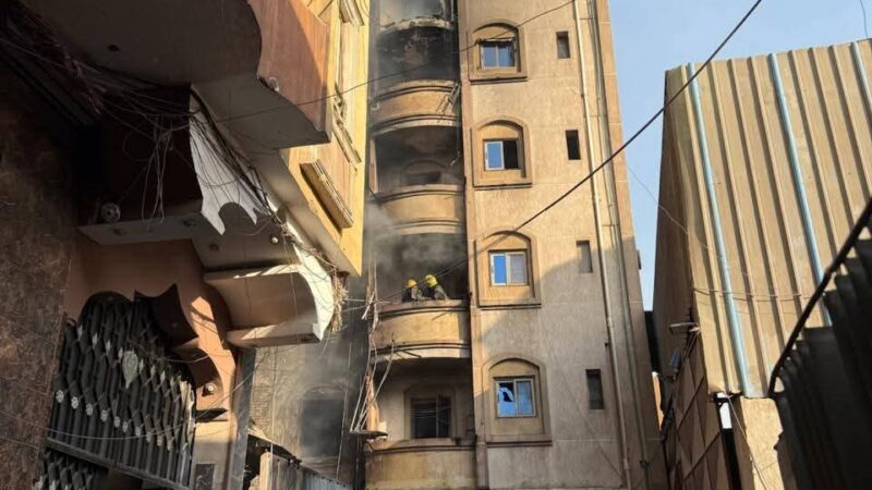 محافظ القاهرة يتابع ما بعد إطفاء حريق مخزن خردة بدرب الشيخ فراج بحى بولاق ابو العلا