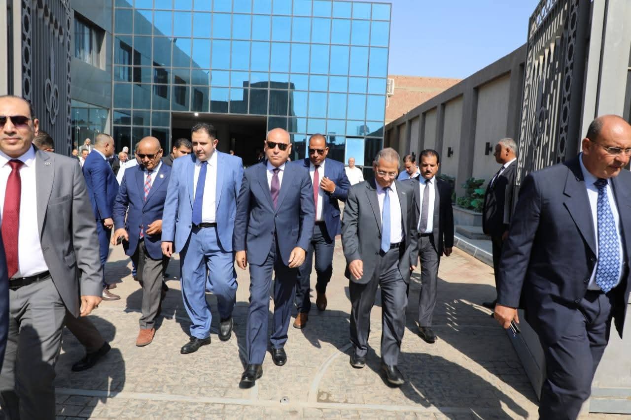 محافظ القاهرة يشهد افتتاح محطة تموين السيارات بالبنزين بمنطقة الشرابية