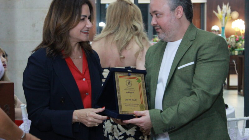 الإتحاد الدولي لملكات الجمال  يفاجئ الجميع خلال حفل ملكة جمال داء الصرع وذوي الاحتياجات بتكريم الصحافي فيكين تشابريان