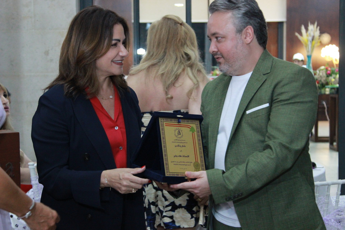 الإتحاد الدولي لملكات الجمال  يفاجئ الجميع خلال حفل ملكة جمال داء الصرع وذوي الاحتياجات بتكريم الصحافي فيكين تشابريان