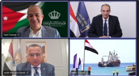 إنزال الكابل البحرى عالى السعة “كورال بريدج” فى مدينة طابا