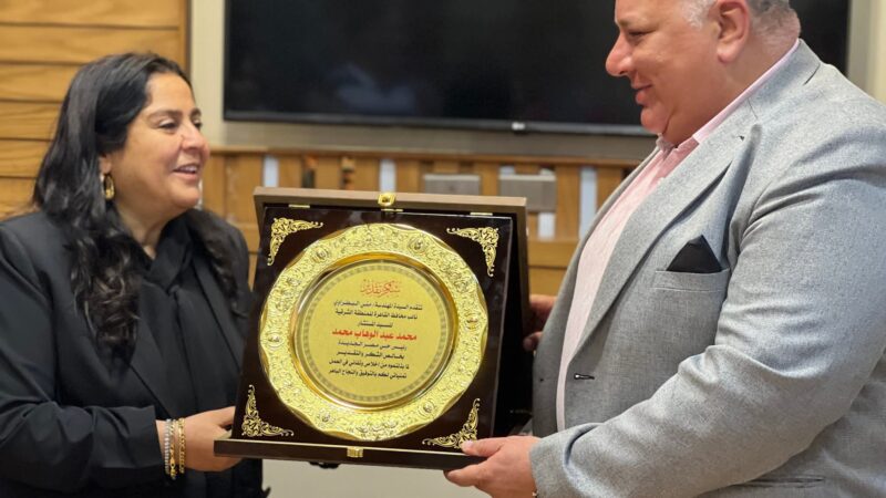 نائب محافظ القاهرة للمنطقة الشرقية تكرم قيادتها وأبنائها المتميزين