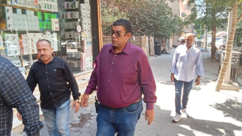 رئيس حى الزيتون يتابع إستمرارية القيام بحملات لرفع الإشغالات والباعة الجائلين