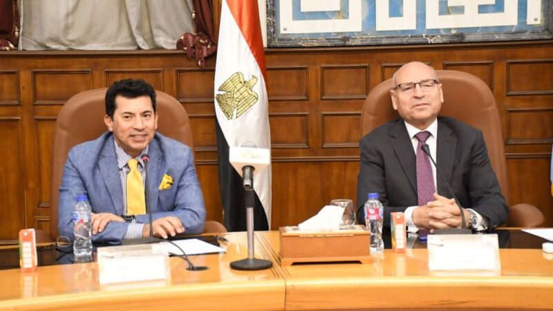 محافظ القاهرة ووزير الشباب والرياضة  يطلقان مبادرة ” الكيانات في الشارع