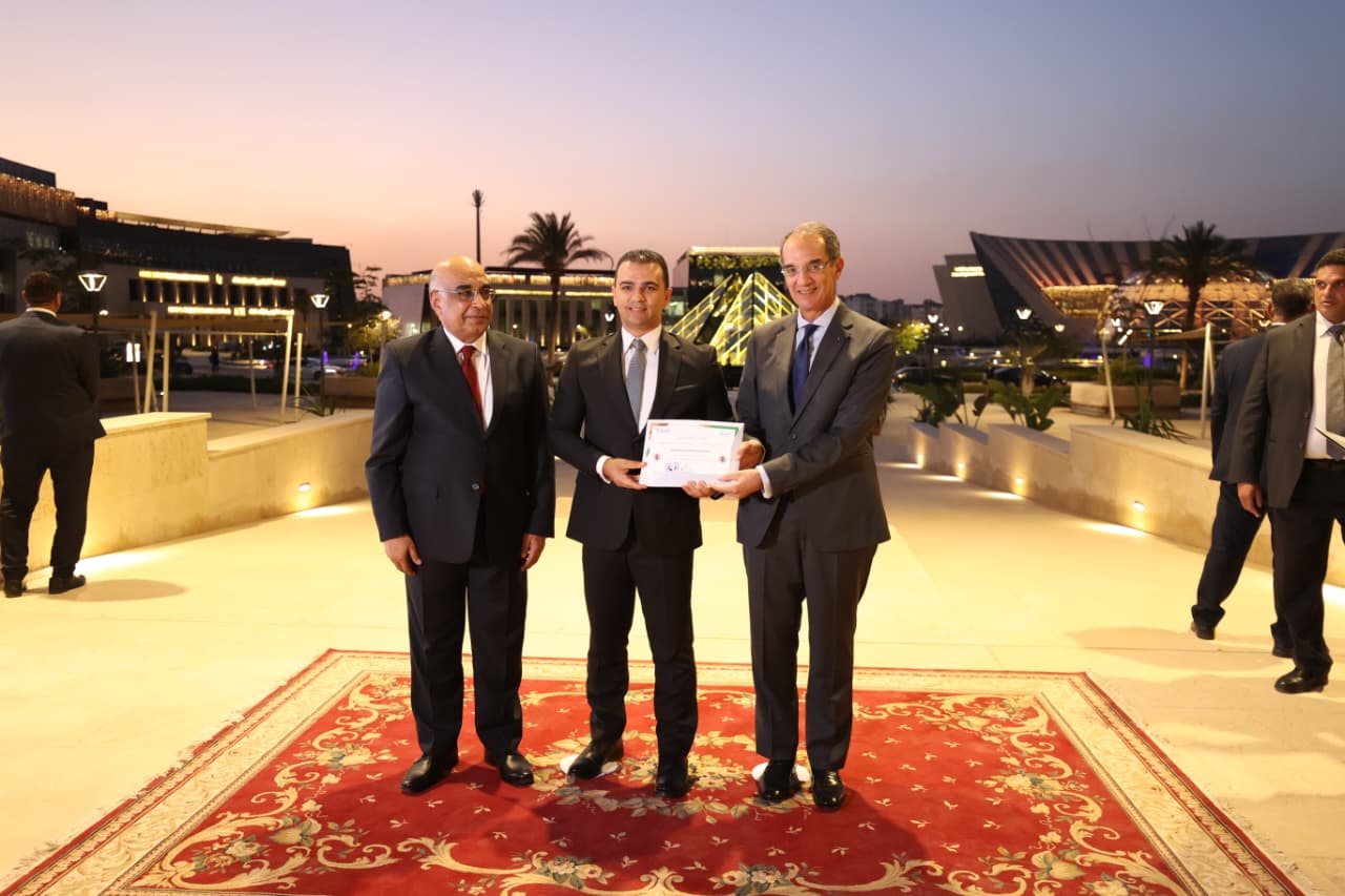 وزيرا الاتصالات والعدل يشهدان احتفالية المعهد القومى للاتصالات NTI بتخريج دفعة جديدة من برنامج “سفراء الذكاء الاصطناعى – دفعة هيئة قضايا الدولة”