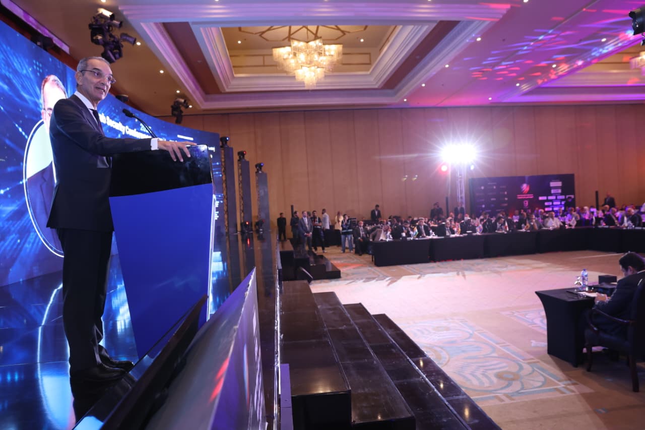   وزير الاتصالات يؤكد : أهمية تعزيز العمل العربى المشترك فى مجال الأمن السيبرانى من خلال التعاون فى التدريب وتبادل المعلومات