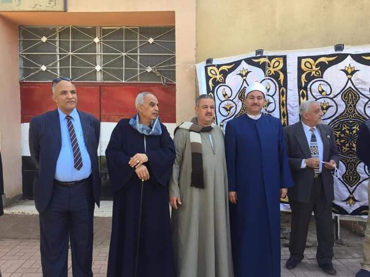 ” عبد العال الدقيشي” واحد مننا  ” ..حمل هموم أهالى  أبوتيج وصدفا والغنايم فبايعوه مرشحاً لمجلس النواب