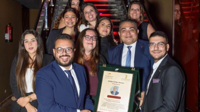 محمد عيد سليمان يحصد جائزة التميز في التسويق السياحي الدولي من الاتحاد الأفريقي الآسيوي