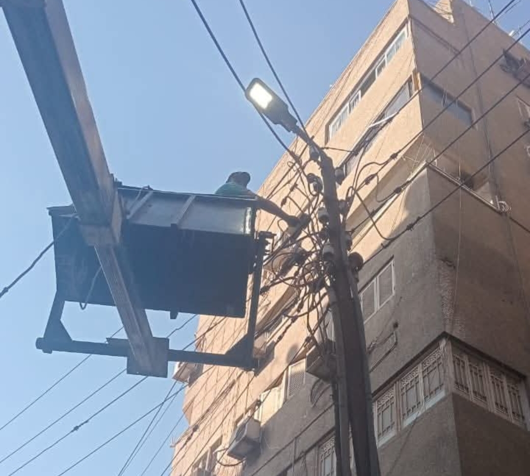 رئيس حى مصر الجديدة يتابع اعمال تطوير ورفع كفاءة الانارة