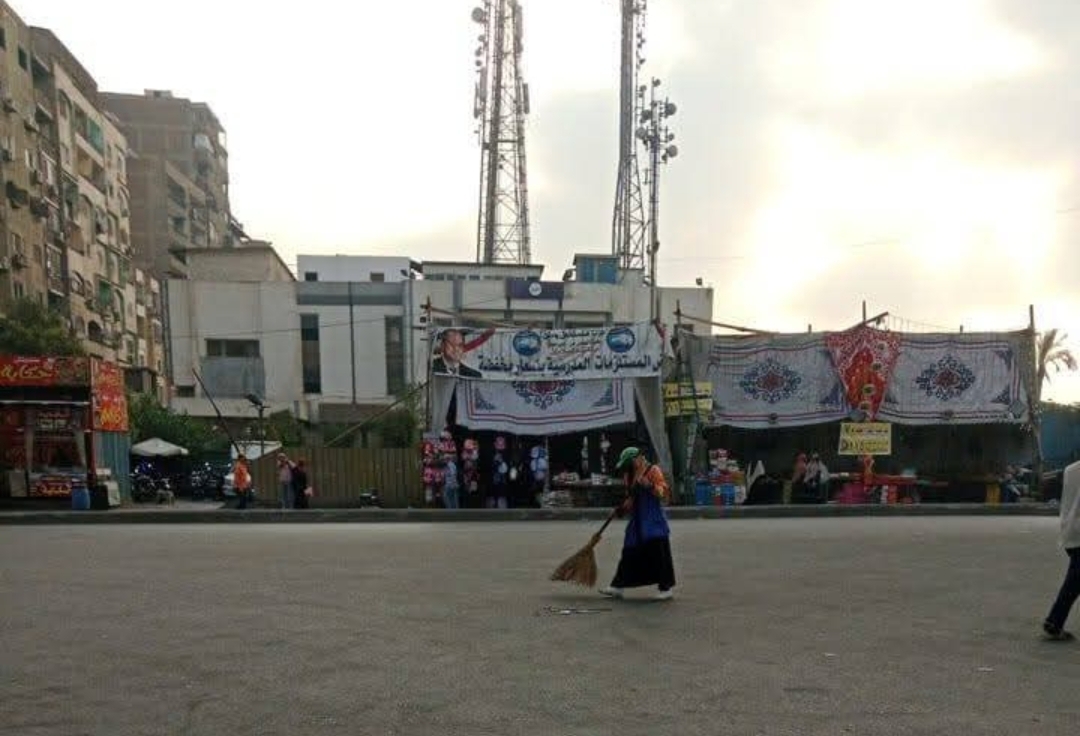 رئيس حي عين شمس تؤكد استمرار حملات النظافة العامة ليلا ونهارا