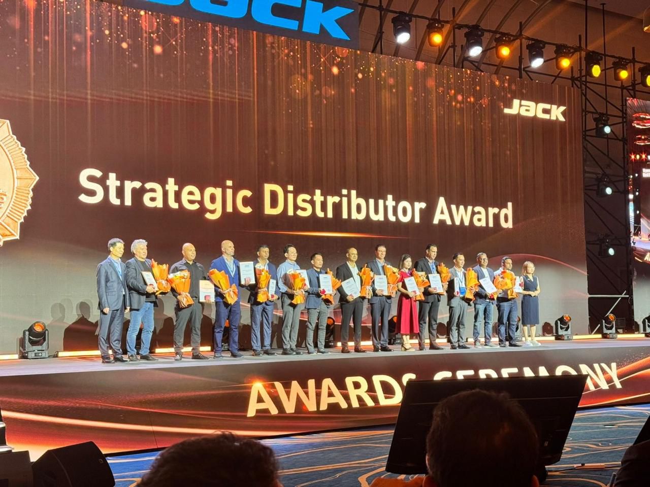 “سكر” لماكينات الخياطة تحصد ٥ جوائز في فعاليات عالمية بالصين