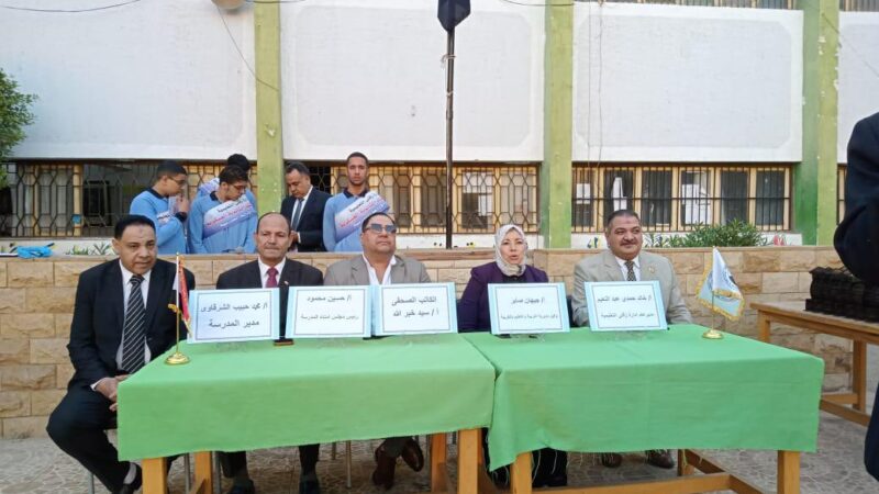 الإعلامي السيد خيرالله ووكيل مديرية التربية والتعليم بالغربية  يشهدان  حفل تكريم اوائل  الثانوية العامة بزفتي