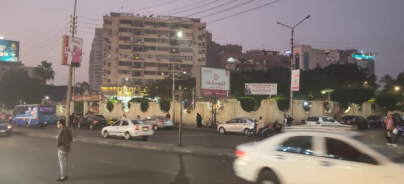 رئيس حي مصر الجديدة يوجه بحملة مكبرة لازالة الاشغالات والمخلفات