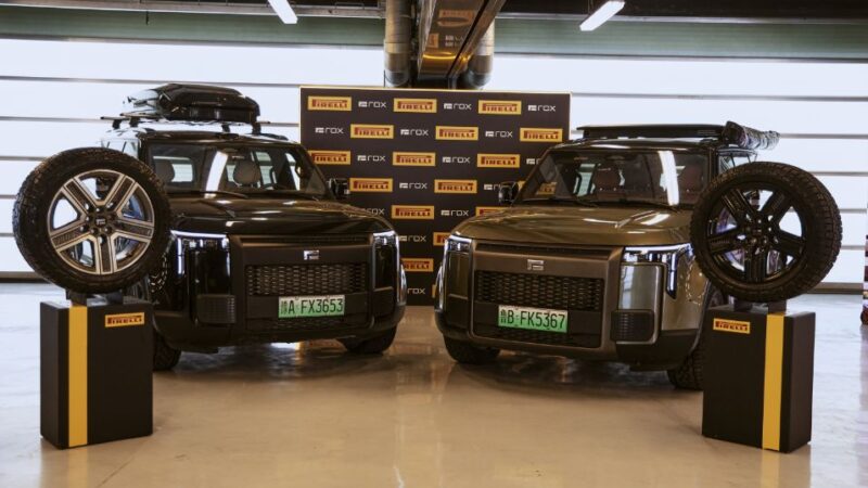 إطارات «سكوربيون» من «بيريللي» تقطع 25 ألف كيلومتر عبر ثلاث قارات و13 دولة لاستعراض أدائها الاستثنائي على مختلف التضاريس