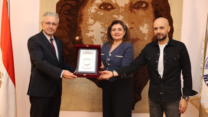 جامعة مصر للعلوم والتكنولوجيا تستقبل المستشار التعليمي التركي وتبحث سبل التعاون الأكاديمي