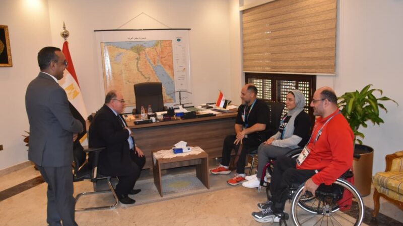 ياسر هاشم قنصل مصر فى الرياض يستقبل بعثة رفع الأثقال