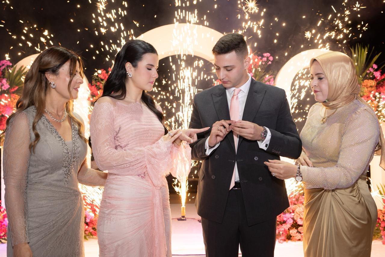 مرجان يحتفل بخطوبة ابنته وسط حضور رفيع المستوى